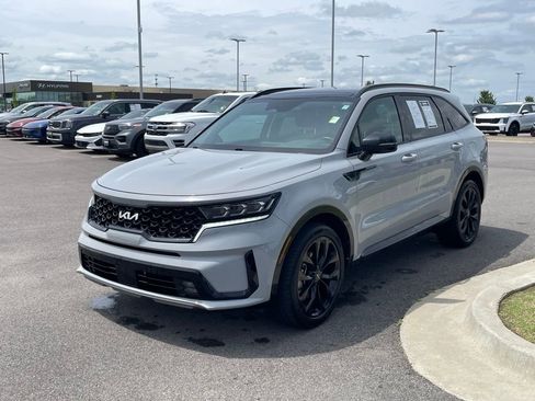 Certified 2023 Kia Sorento SX FWD image 3