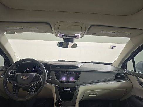 Used 2018 Cadillac XT5 Luxury w/ Driver Awareness Package image 8