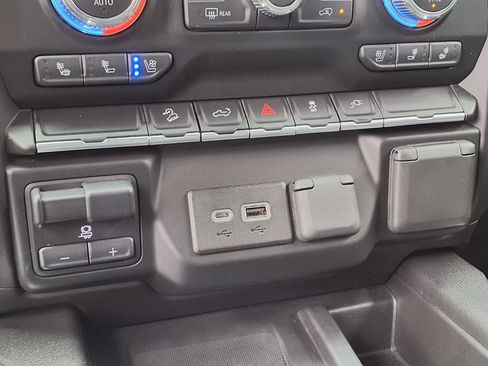 Used 2022 GMC Sierra 1500 AT4 w/ AT4 Preferred Package image 23