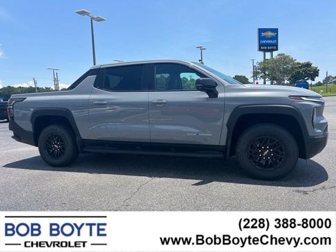 New 2025 Chevrolet Silverado EV LT image 3