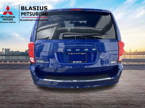 Used 2018 Dodge Grand Caravan SE w/ UConnect Hands-Free Group image 20