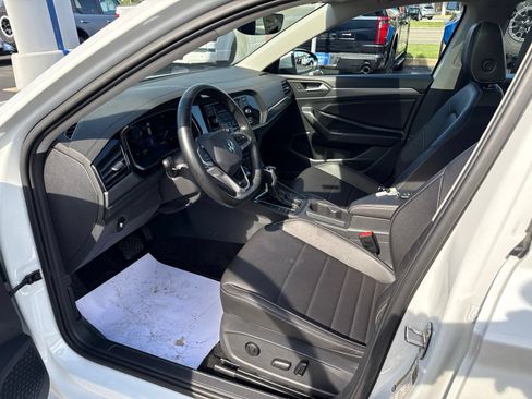 Used 2023 Volkswagen Jetta SE FWD image 21