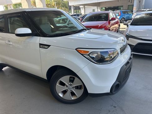 Used 2016 Kia Soul image 7