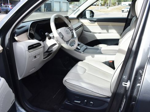 Used 2023 Hyundai Palisade Limited image 12