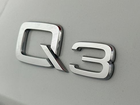 Used 2023 Audi Q3 2.0T Premium w/ Convenience Package AWD/4WD image 10