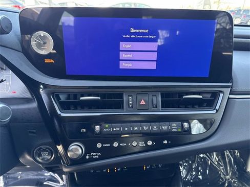 Certified 2023 Lexus ES 250 w/ Premium Package image 25