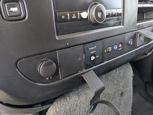 Used 2019 Chevrolet Express 2500 RWD image 26