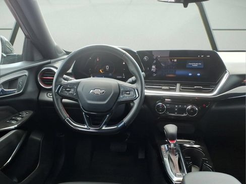 Certified 2024 Chevrolet Trax RS w/ Driver Confidence Package FWD image 10