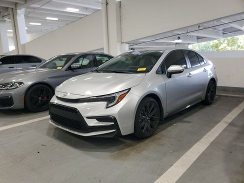 Used 2025 Toyota Corolla SE FWD image 1