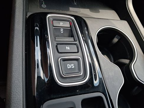 Certified 2023 Honda Pilot Touring image 18
