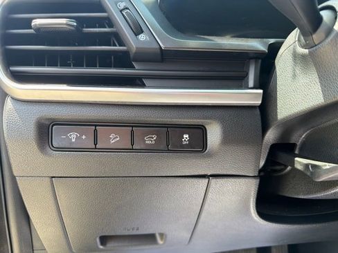 Used 2025 Kia Telluride S AWD/4WD image 34