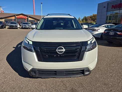 Used 2022 Nissan Pathfinder SV w/ SV Black Package image 2