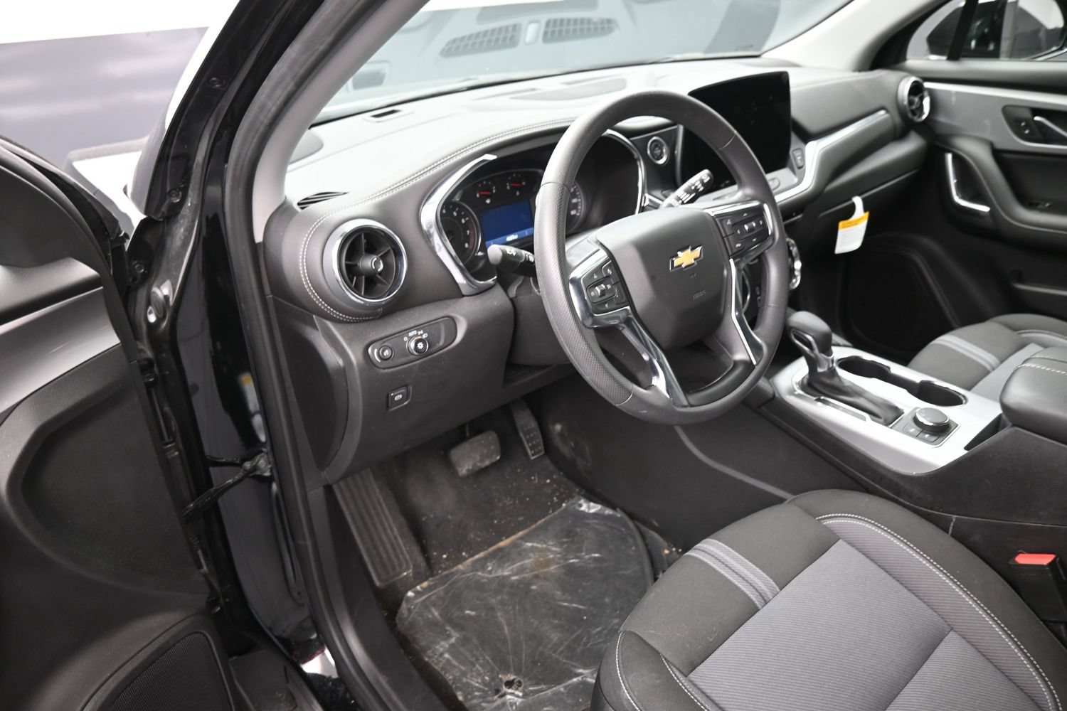 Used 2026 Chevrolet Blazer LT FWD image 12