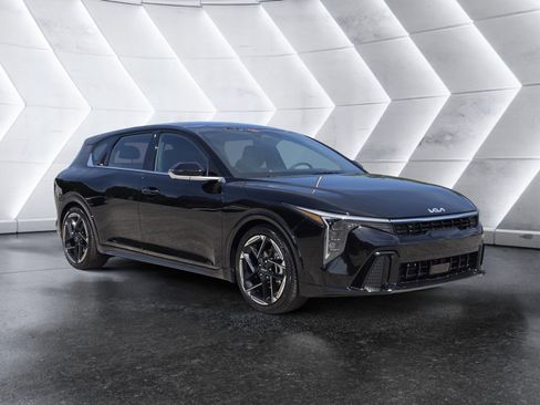 New 2026 Kia K4 GT-Line w/ GT-Line Premium Package FWD image 1