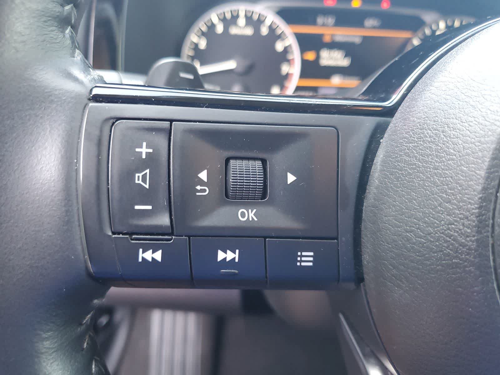 Used 2025 Nissan Pathfinder SL FWD image 20
