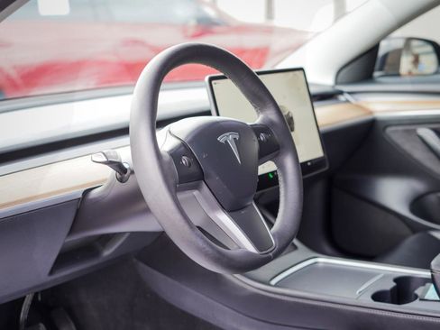 Used 2023 Tesla Model 3 Standard Range RWD image 9