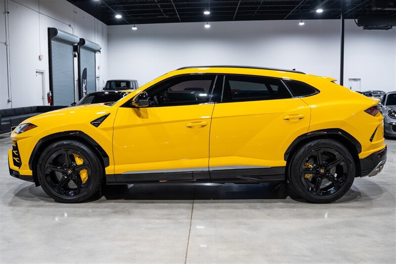 Used 2020 Lamborghini Urus AWD/4WD image 3