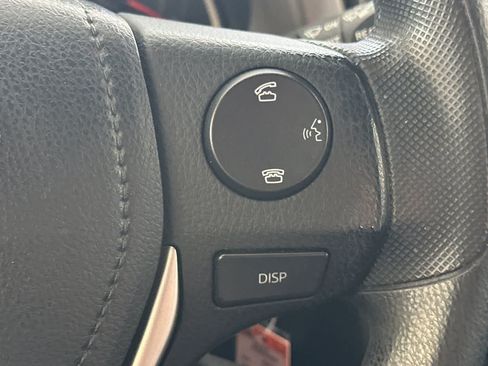 Used 2015 Toyota RAV4 LE FWD image 25