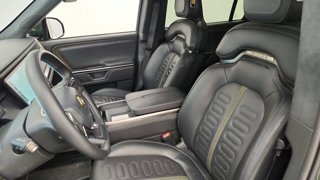 Used 2025 Rivian R1S Adventure Dual AWD/4WD image 35