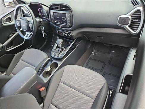 Used 2025 Kia Soul LX FWD image 20