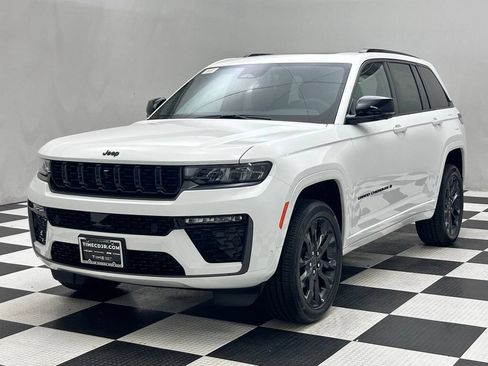 New 2026 Jeep Grand Cherokee Limited AWD/4WD image 4