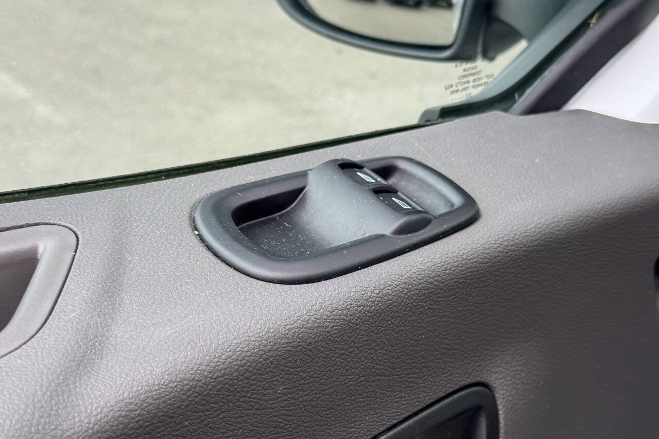 Used 2023 Ford E-Transit Medium Roof RWD image 17