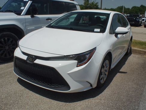 Used 2020 Toyota Corolla LE FWD image 5