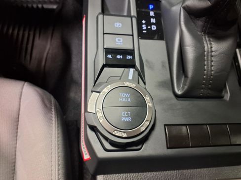 Used 2024 Toyota Tacoma SR5 image 17