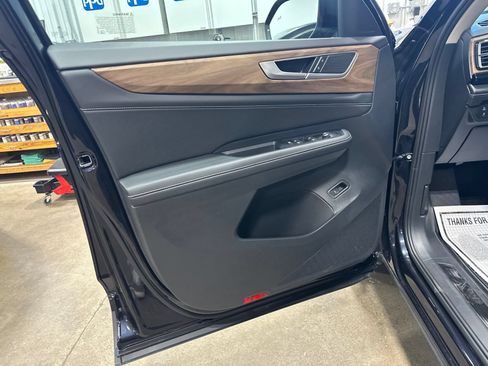 Certified 2026 Volkswagen Atlas SE AWD/4WD image 16
