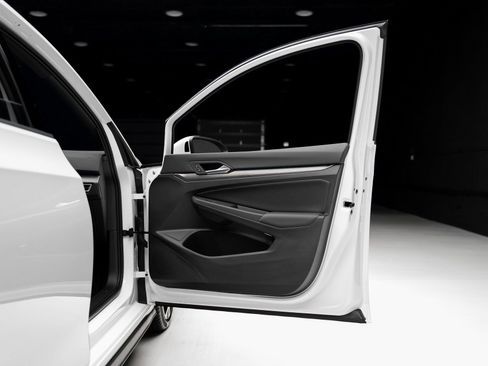 Used 2025 Volkswagen GTI SE image 57