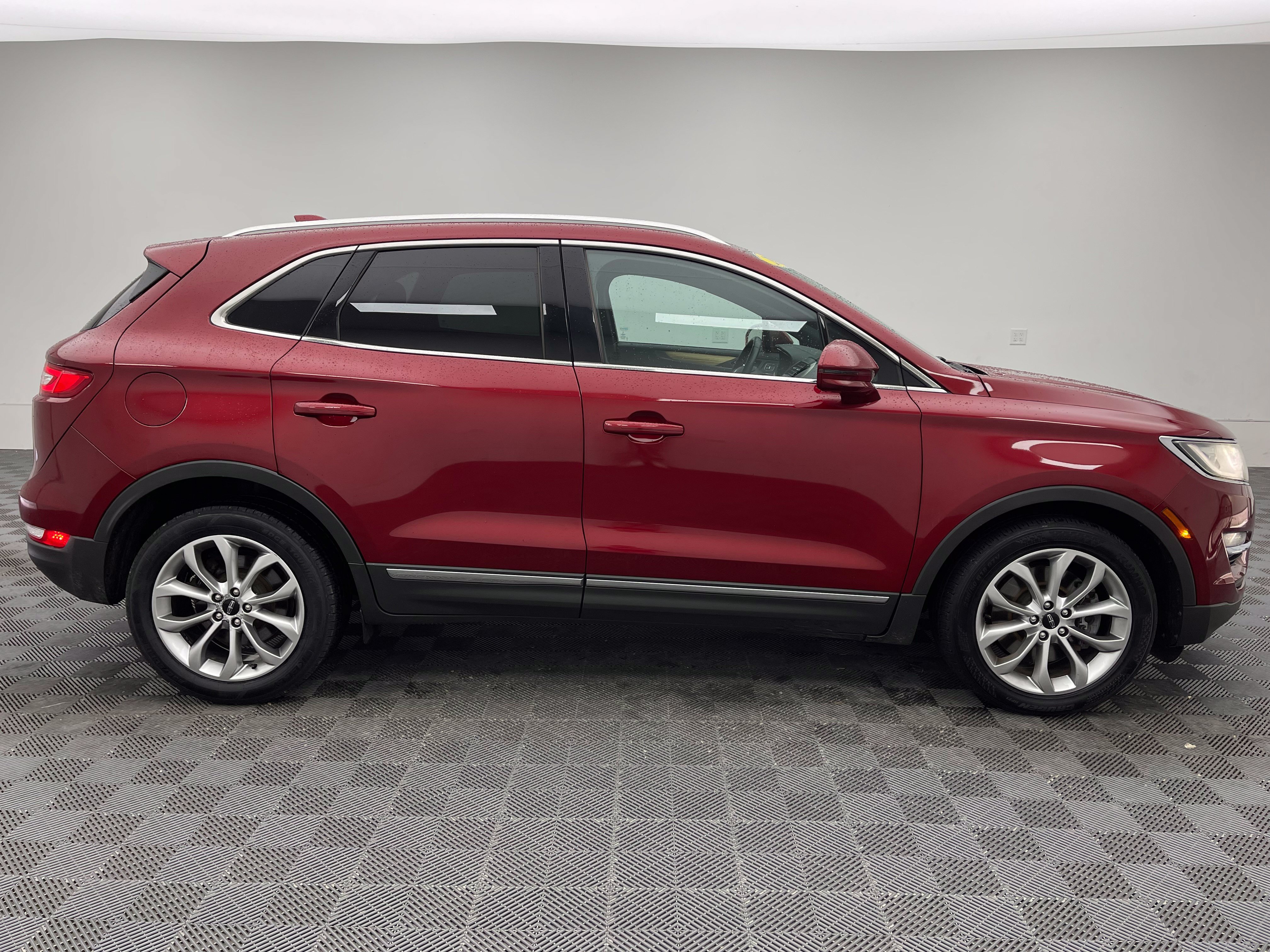 Used 2015 Lincoln MKC FWD w/ Equipment Group 101A Select image 6