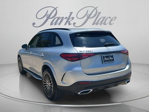 Used 2025 Mercedes-Benz GLC 350e 4MATIC image 3