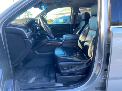 Used 2016 Chevrolet Suburban LT image 12