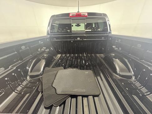 Used 2022 Chevrolet Colorado LT w/ LT Convenience Package AWD/4WD image 24