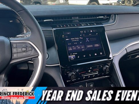 New 2025 Jeep Grand Cherokee 4WD image 7