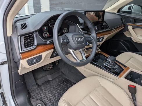 Used 2023 Audi Q5 2.0T Premium Plus w/ Premium Plus Package AWD/4WD image 13