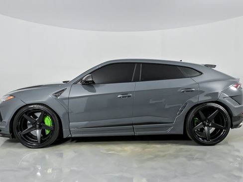 Used 2024 Lamborghini Urus Performante AWD/4WD image 9