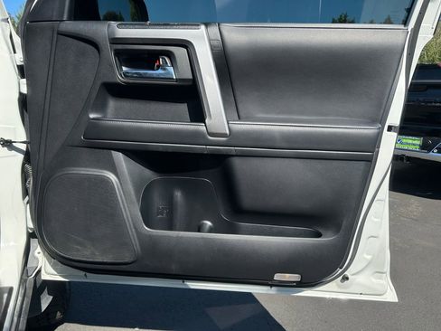 Used 2020 Toyota 4Runner SR5 Premium image 26