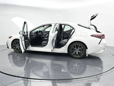 Used 2024 Toyota Camry SE FWD image 28