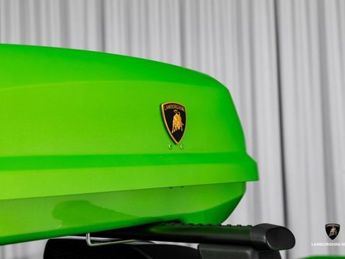 Used 2024 Lamborghini Huracan Sterrato image 13