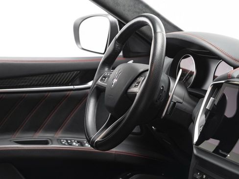 Used 2022 Maserati Ghibli Trofeo image 37