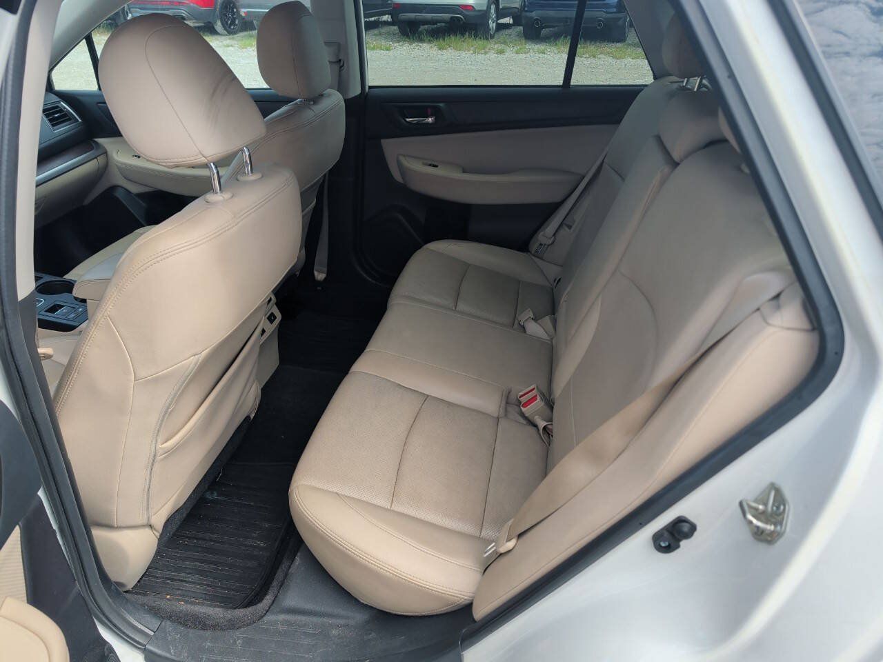 Used 2015 Subaru Outback 2.5i Limited AWD/4WD image 10