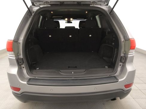 Used 2018 Jeep Grand Cherokee Laredo image 29