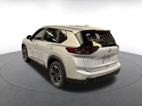 Used 2025 Nissan Rogue SV FWD image 5