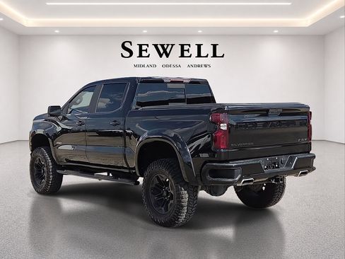 Used 2020 Chevrolet Silverado 1500 RST AWD/4WD image 3