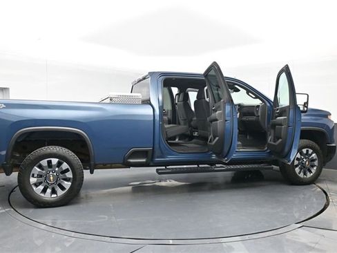 Used 2024 Chevrolet Silverado 2500 Custom w/ Custom Value Package image 48