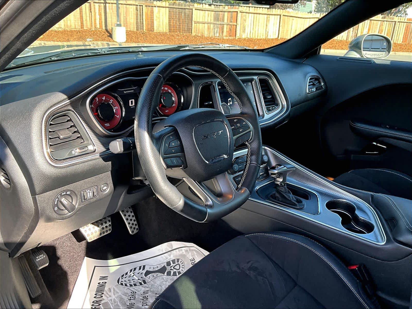 Used 2017 Dodge Challenger SRT Hellcat RWD image 18