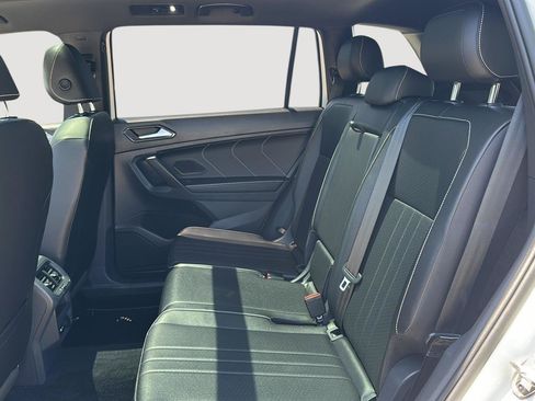 Used 2022 Volkswagen Tiguan SE R-Line AWD/4WD image 18