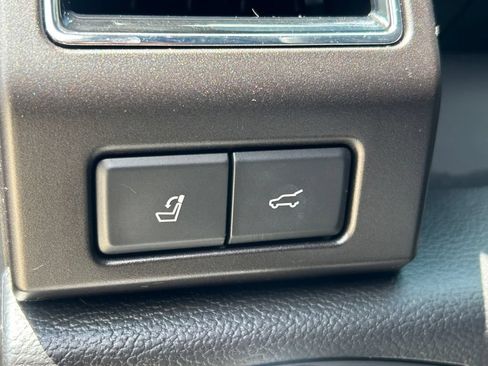 Used 2018 Ford Expedition Limited w/ Equipment Group 302A RWD image 31