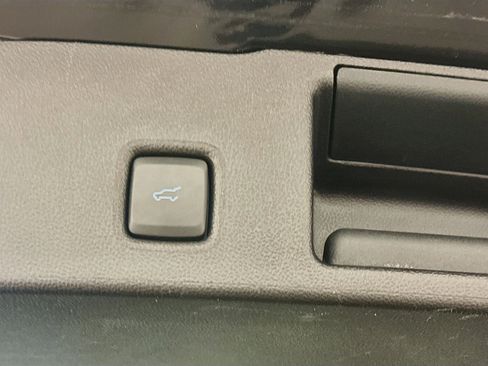 Used 2025 Ford Escape Platinum AWD/4WD image 32